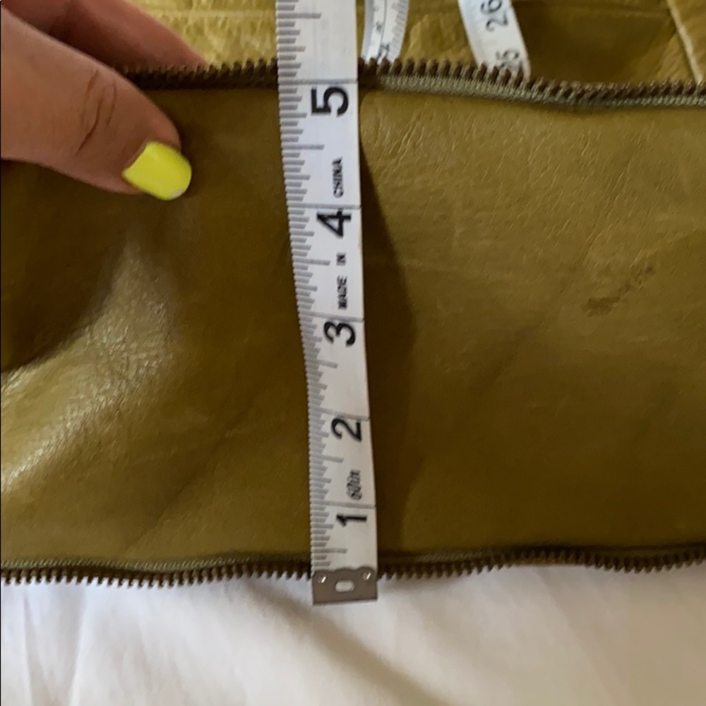 Cynthia Rowley Leather Tote Expandable - Picture 7 of 13